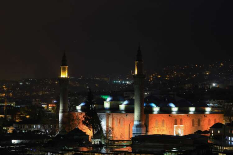 Bursa sela sesleriyle yankılandı! 15 Temmuz şehitleri dualarla anıldı 15 Temmuz Demokrasi ve