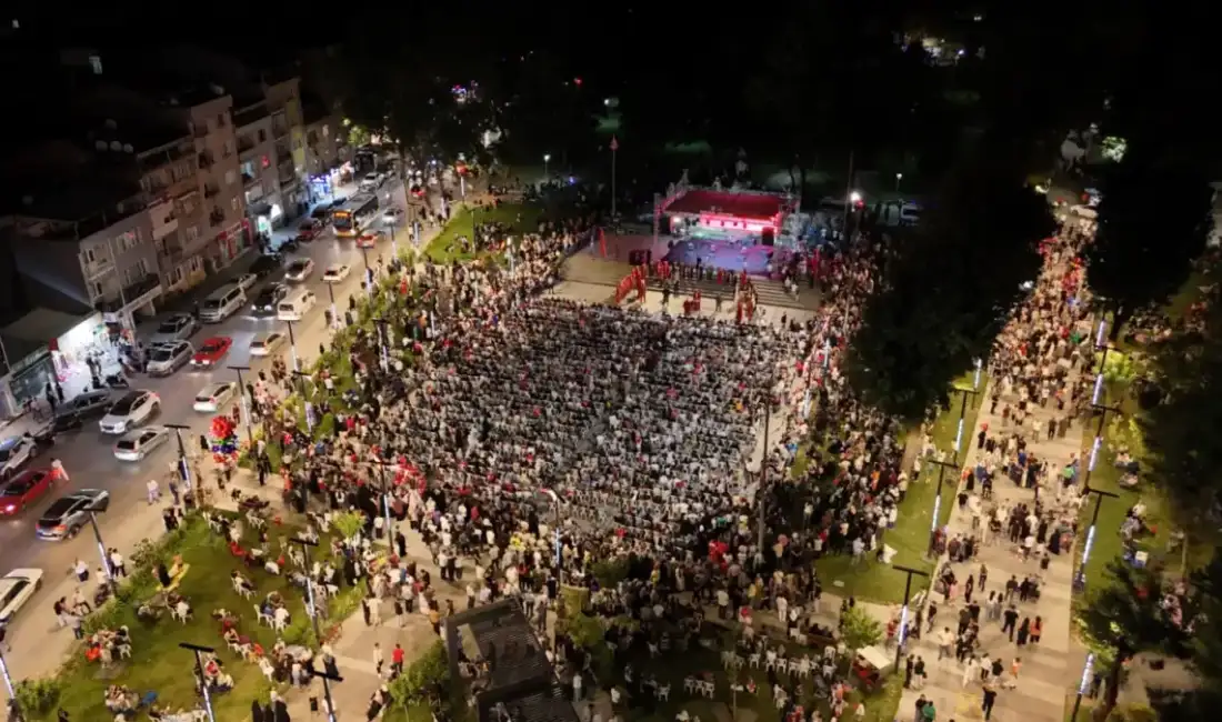 İnegöl 15 Temmuz’da milli irade sahip çıktı; Her yer kırmızı beyaz… 15 Temmuz 2016’da milletin