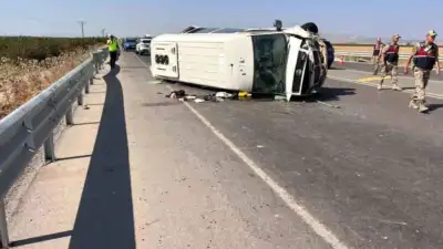 Hatay'da tarım işçilerini taşıyan minibüsün