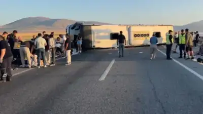 İstanbul-Kuşadası seferini yapan yolcu otobüsü,