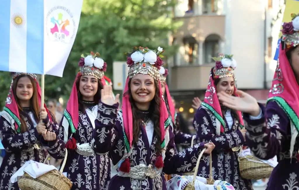 İnegöl’de beklenen gün geldi; Kültür Sanat Festivali start alıyor İnegöl Belediyesi’nin bu yıl