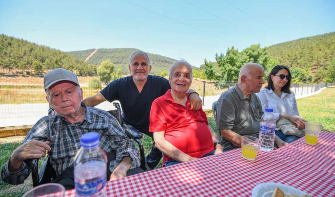 Osmangazi’den Alzheimer Hastalarının keyifli günü Sosyal belediyecilik anlayışıyla toplumun