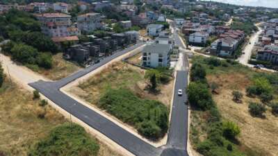 Nilüfer Belediyesi ekipleri; yol yapım,