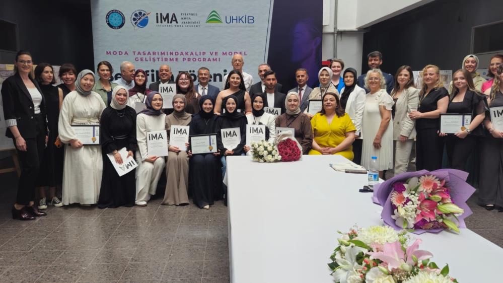 Bursa, geleceğin moda tasarımcılarına ilham oldu Moda Tasarımında Kalıp
