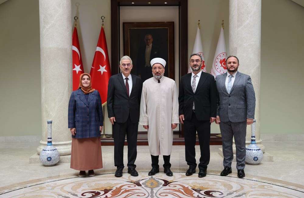 Diyanet İşleri Başkanı Arpaguş’tan Bursa Valiliği’ne ziyaret Diyanet İşleri Başkanı Prof.