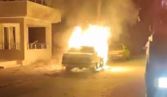 Bursa’da park halindeki otomobili ateşe verip kaçtı! Bursa'nın İznik ilçesinde park