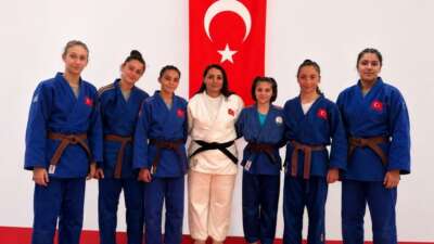 Osmangazi Belediyespor'un altyapısından yetişen 6