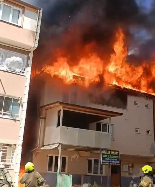 Bursa’da yürekleri ağza getiren yangın! Bursa'nın Osmangazi ilçesinde 3