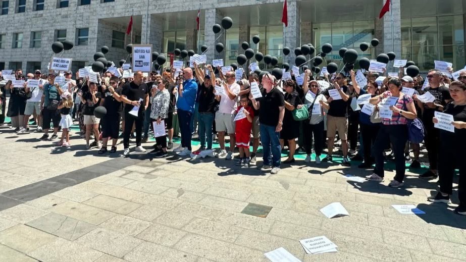 Bursa’da Atış Yapı mağdurlarının isyanı sürüyor Bursa'da Atış Yapı mağdurları,
