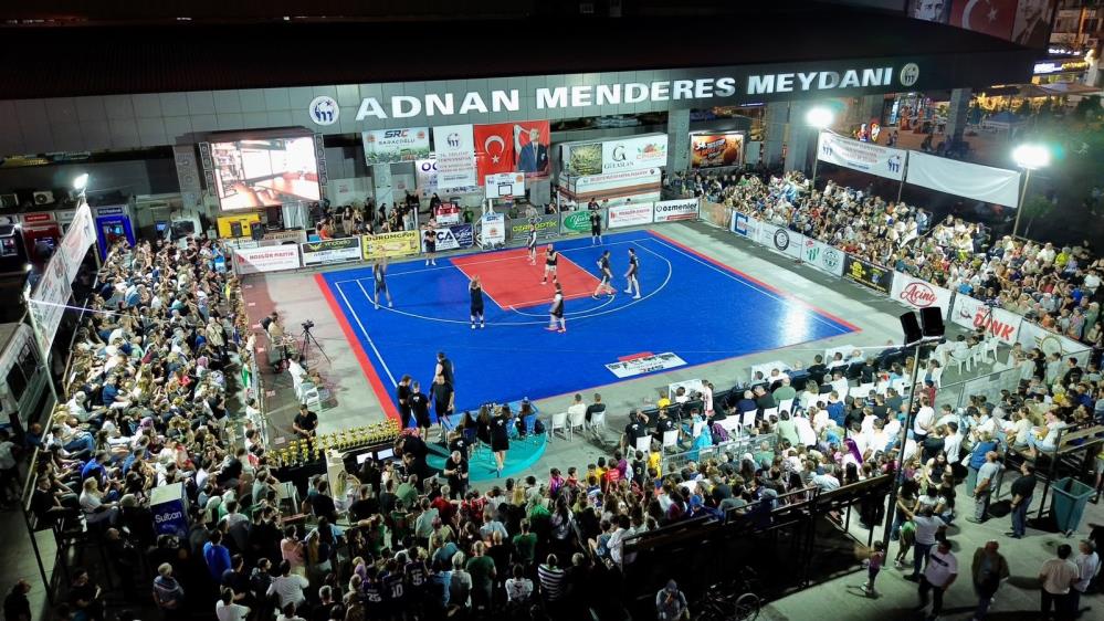 Mustafakemalpaşa Tatlıtop Basketbol Şenliği’nde büyük heyecan vardı! Mustafakemalpaşa Belediyesi tarafından düzenlenen