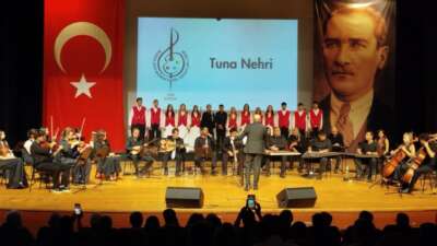 Zeki Müren Güzel Sanatlar Lisesi