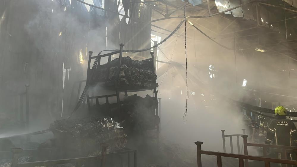 Bursa’da tekstil fabrikası alev alev yandı Bursa'nın Kestel ilçesinde bir