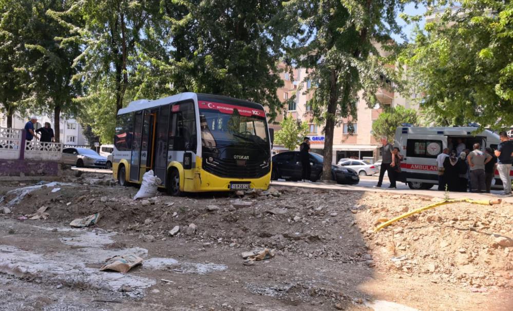Bursa’da facia teğet geçti; Boş arsaya uçtu Bursa'nın İnegöl ilçesinde kontrolü