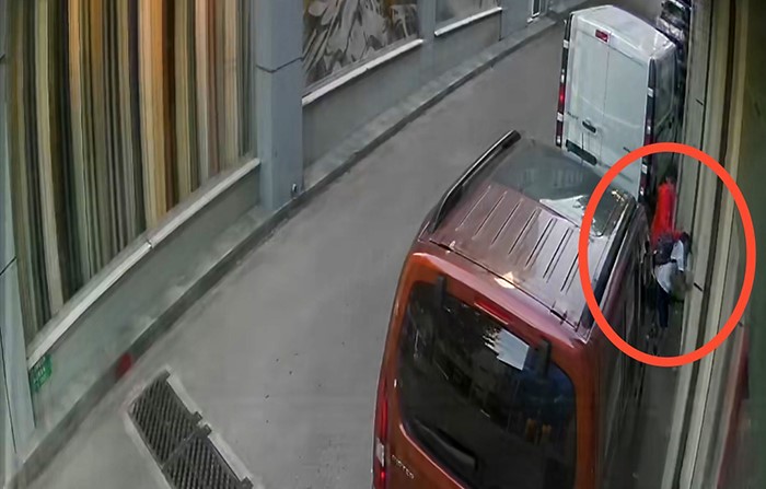 Bursa’da 10 yaşındaki çocuğa böyle saldırdılar Bursa'da 10 yaşındaki çocuk,