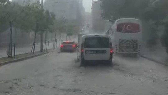 Bursa'nın Karacabey ilçesinde sağanak