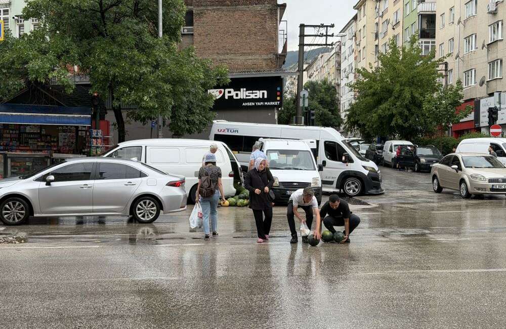 Bursa’da karpuz satışı için