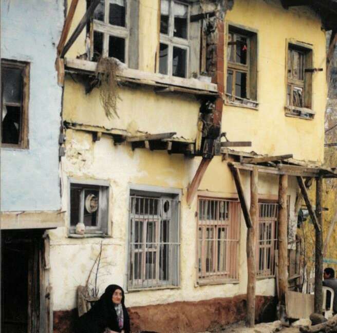 Bursa’nın şehir hafızası ‘Bellek’ izleyiciyle buluştu Ressam ve akademisyen Ömer