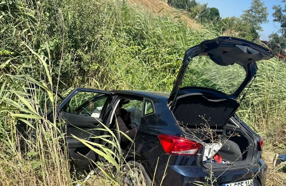 Bursa’da otomobil sulama kanalına uçtu! Bursa'nın Karacabey ilçesinde kontrolden