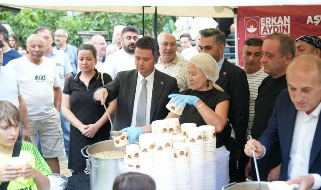 Başkan Aydın önce aşure dağıttı sonra talep ve önerileri dinledi Osmangazi Belediye Başkanı Erkan
