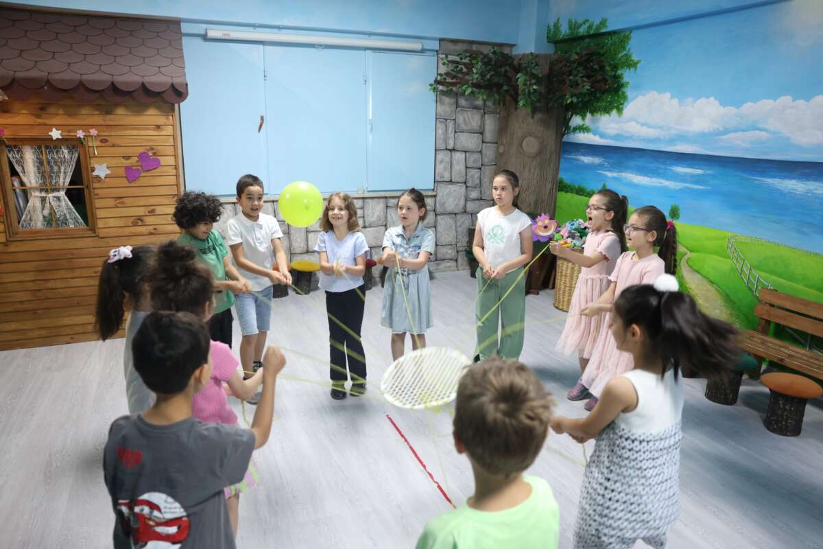 Osmangazi’de çocuklar yaz tatilinde hem eğleniyor, hem öğreniyor