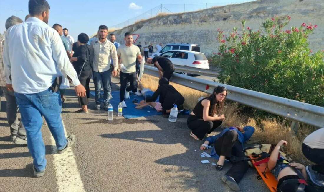 Gezi dönüşü facia: 3 ölü, 8 yaralı Şanlıurfa’da hafif ticari araç