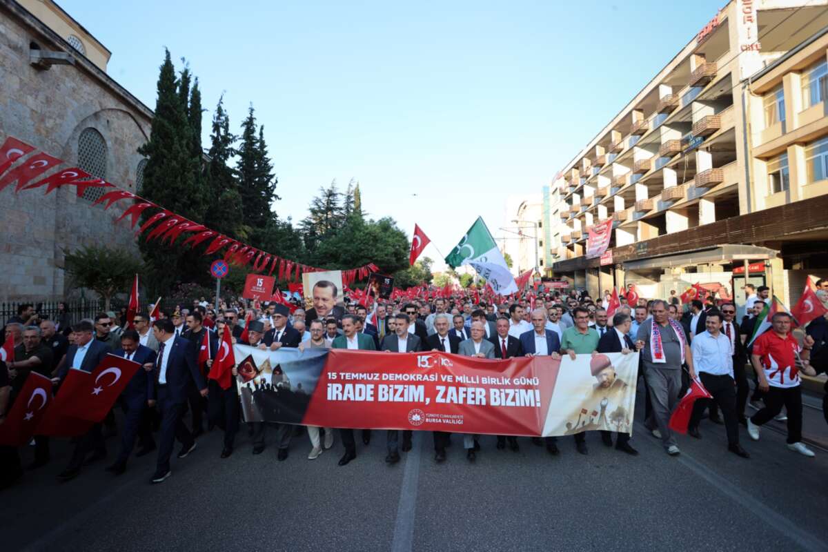 Bursa tek yürek oldu; 15 Temmuz için Heykel’de dev yürüyüş…