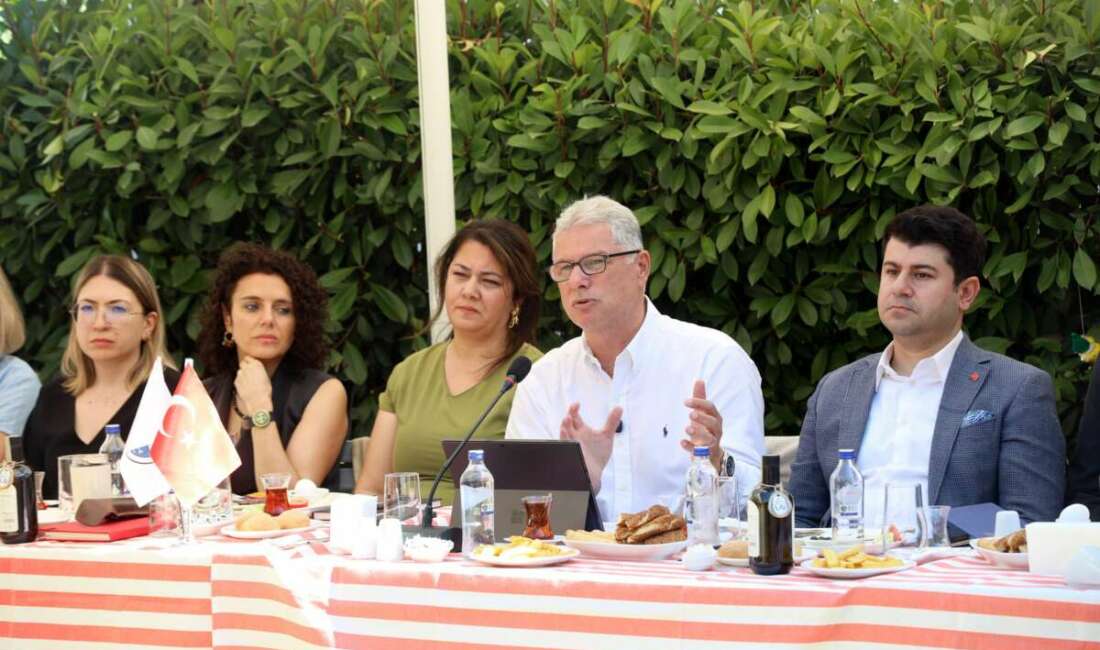 Mudanya’da için kritik toplantı; Başkan Dalgıç, muhtarları dinledi Mudanya Belediye Başkanı Deniz