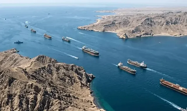 İran Hürmüz Boğazı’nı yeniden kapattı İran Devrim Muhafızları Donanması,