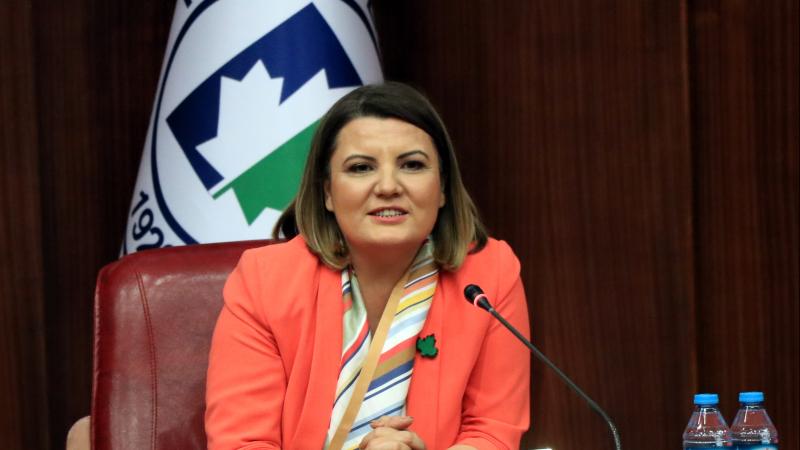 İzmit Belediye Başkanı Hürriyet görevden uzaklaştırıldı İzmit Belediye Başkanı Fatma