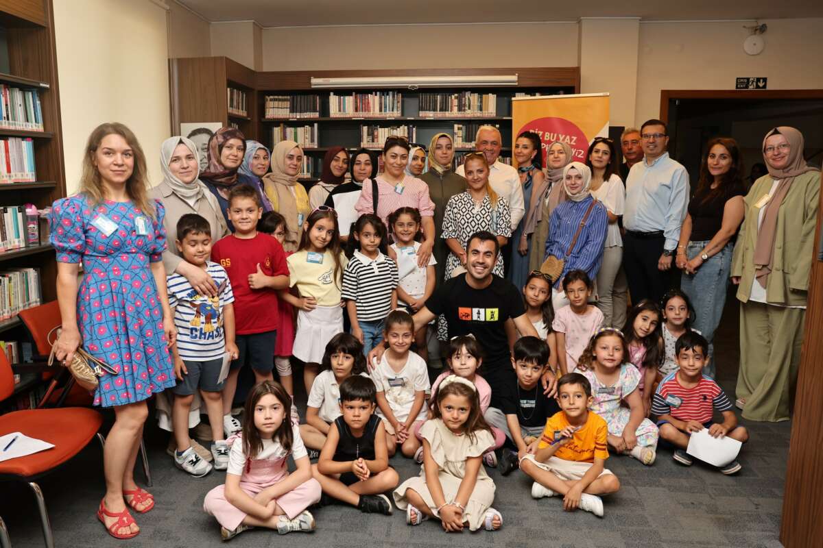 Başkan Özdemir, çocuklar ve ebeveynlerin heyecanına ortak oldu!