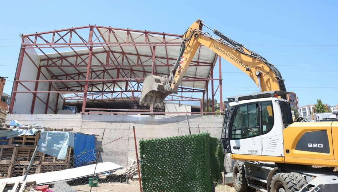 Osmangazi’de kaçak yapılar tek tek yıkılıyor Osmangazi Belediyesi, Yunuseli Mahallesi’nde