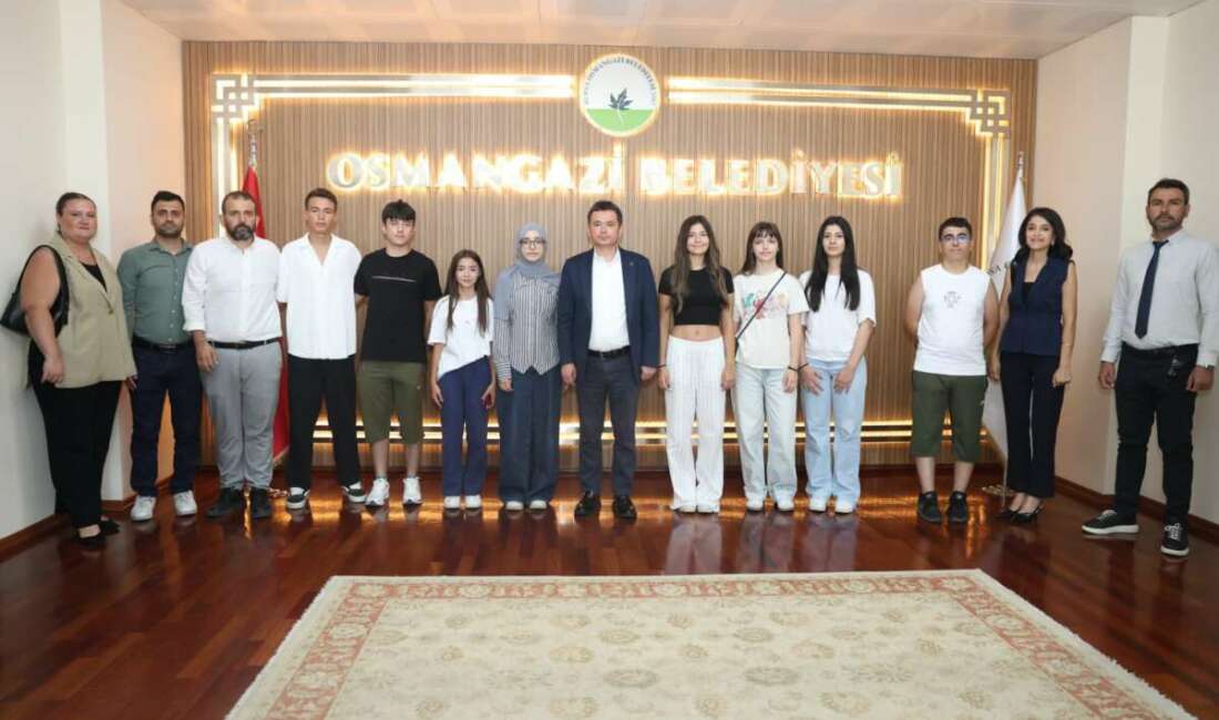 Osmangazi’nin ücretsiz LGS kurslarında çalıştılar, başardılar; Başkan kutladı… Osmangazi Belediyesi’nin eğitimde fırsat