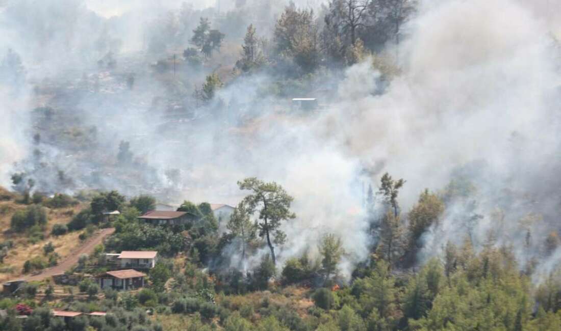 Antalya’dan da kötü haber; Alevler yükseliyor Antalya’nın Kumluca ilçesinde ormanlık