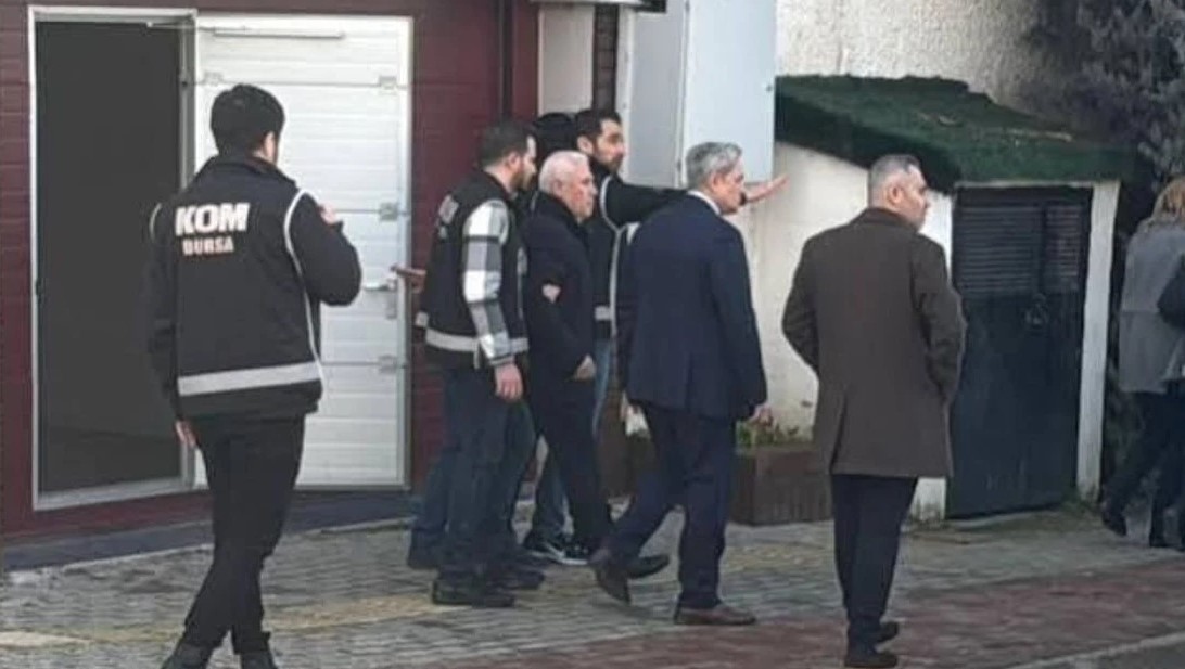 Bursa’da kritik gün! Mustafa Bozbey hakim karşısına çıkıyor Tutuklanarak görevinden uzaklaştırılan Bursa