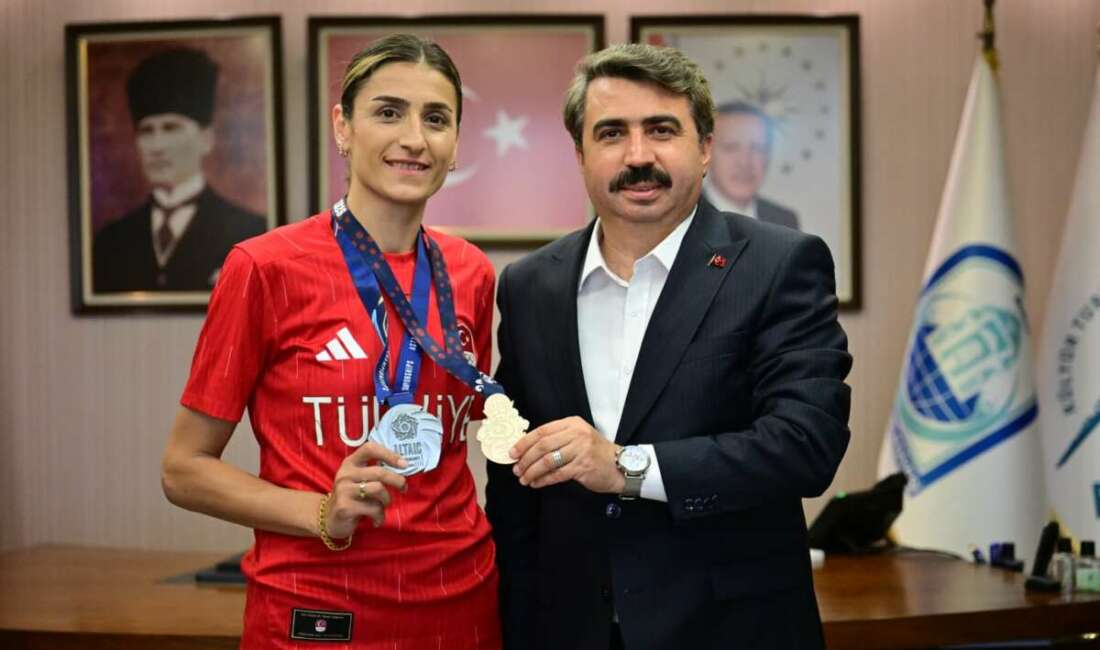 Türkiye ve Bursa’ya büyük gurur yaşattı, sevincini Başkan Yılmaz’la paylaştı! Kazakistan’dan iki madalya ile