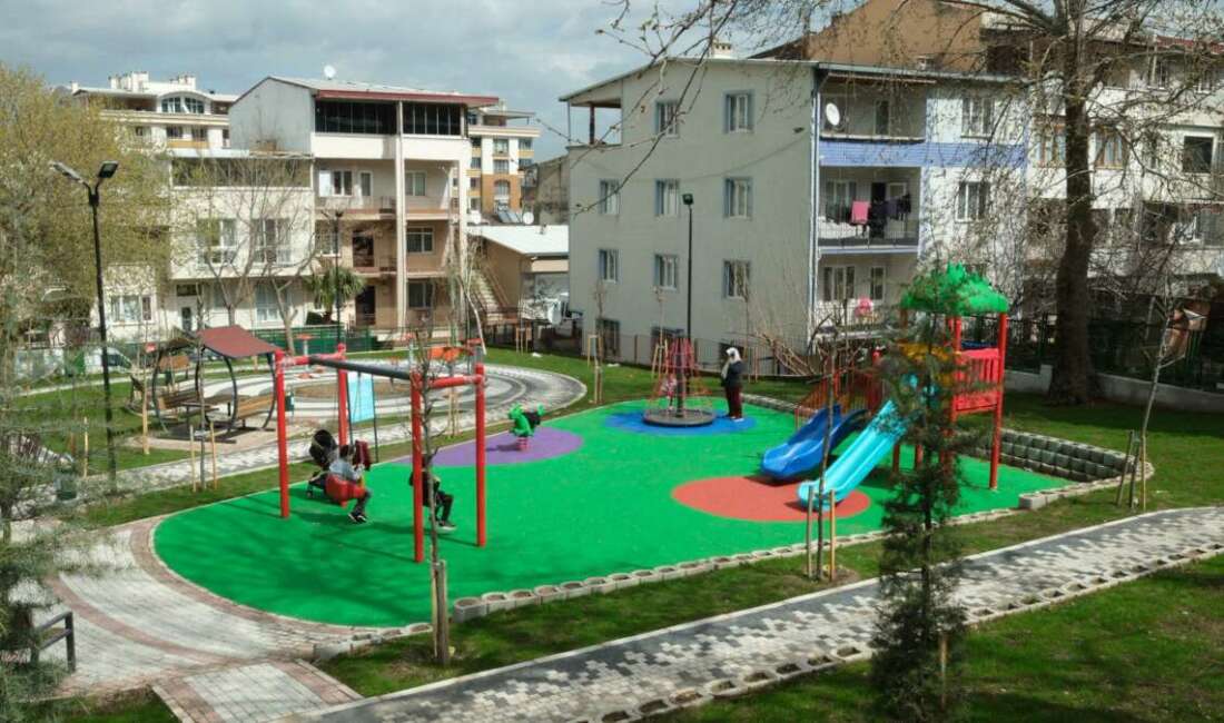 Bursa Yıldırım’da parklarda bakım, onarım ve tadilat çalışmaları sürüyor! Yıldırım Belediyesi, yaz döneminde
