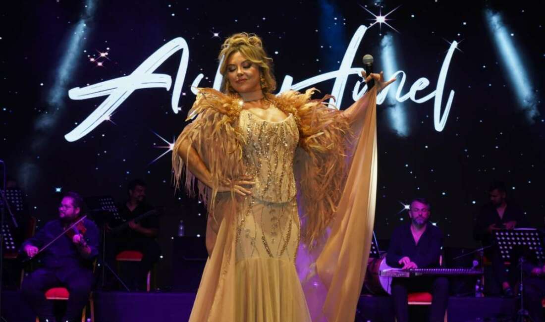 Aslı Hünel’den Açıkhava’da Bursalılara unutulmaz gece! Bursa Büyükşehir Belediyesi’nin