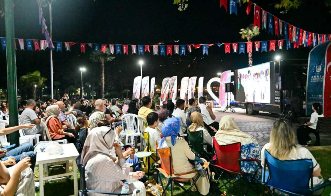 Bursalıların Kültürpark’ta keyifli akşamı! Bursa Büyükşehir Belediyesi tarafından