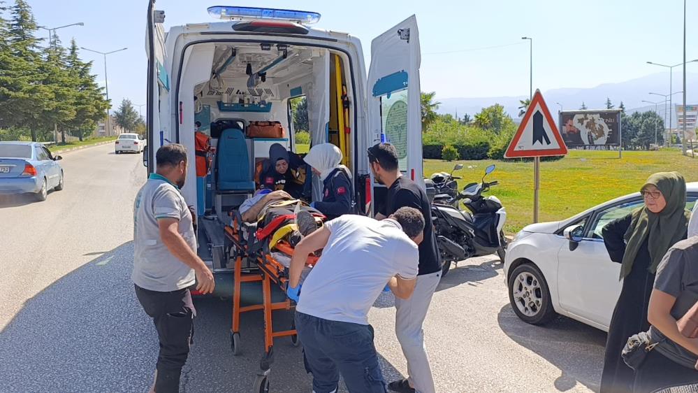 Bursa’da yürekleri ağza getiren kaza; Ağır yaralandı Bursa’nın İnegöl ilçesinde otomobille