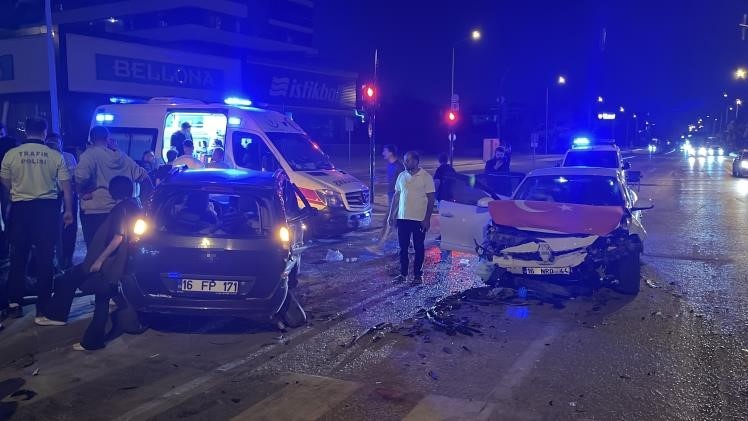 Bursa’da ters yöne çıkan otomobil kabus yaşattı! Bursa’da ters istikametten ana