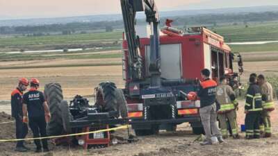 Edirne’nin Üyüklütatar köyünde devrilen traktörün