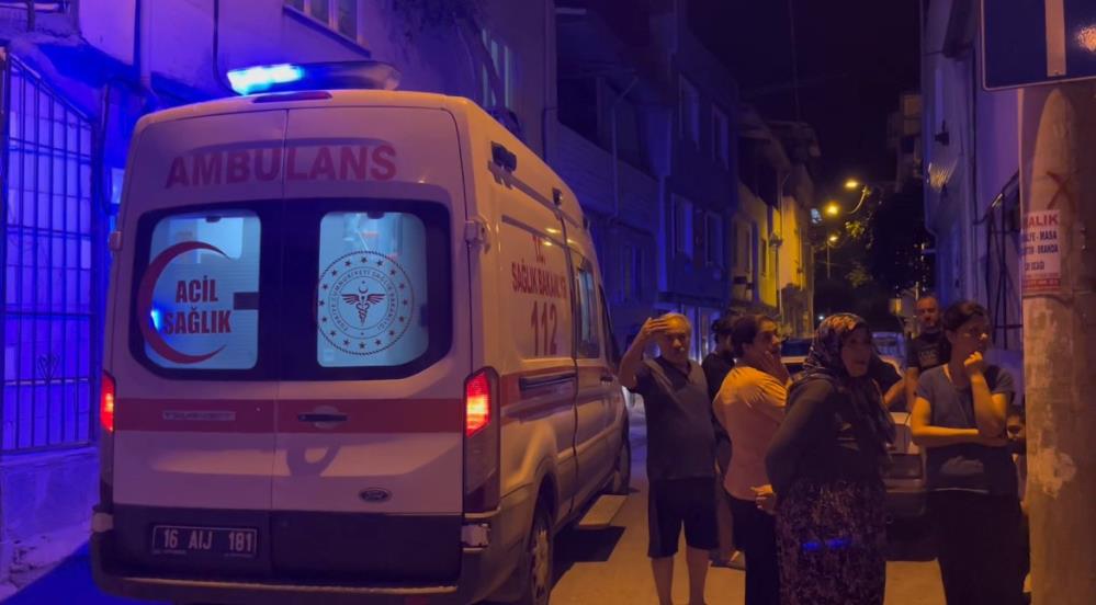 Bursa’da kavga sonrası ilginç görüntü! Çöpe atılan kılıç oyuncak çıktı Bursa'da husumetlilerini darp etmeye