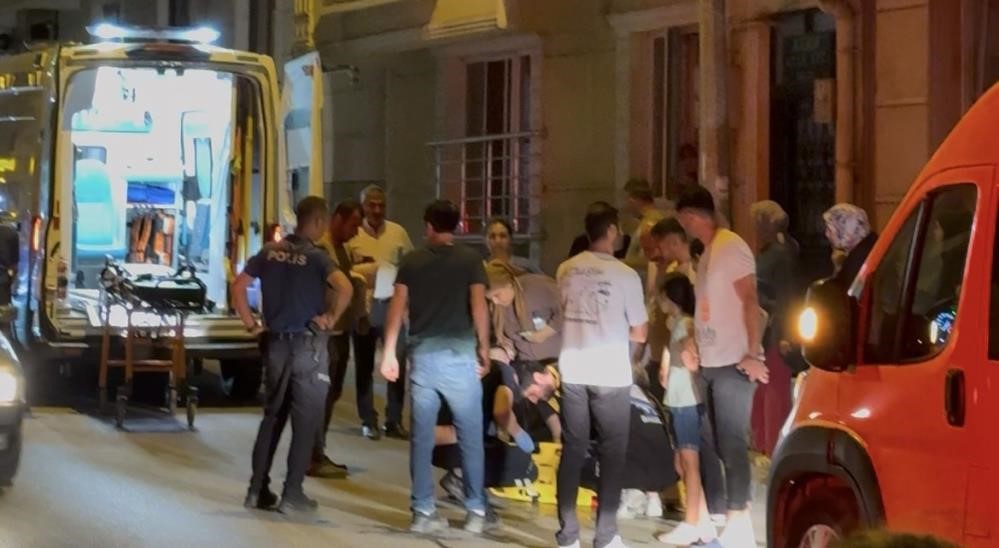 Bursa’da korku dolu anlar! Yola çıkan çocuk minibüsün altında kaldı Bursa'nın Karacabey ilçesinde aniden