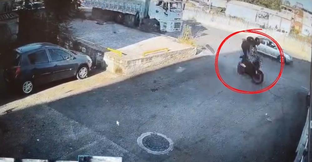 Bursa’da dehşet anları; İşte hem ölüm hem kurtuluş anı Bursa'da kaldırımda yürüyen bir