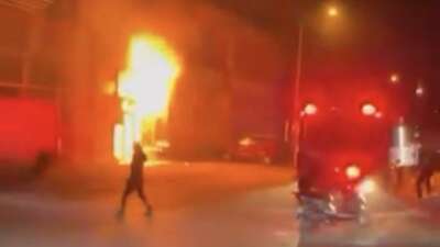 Bursa'da işyeri yangınına müdahale ederken