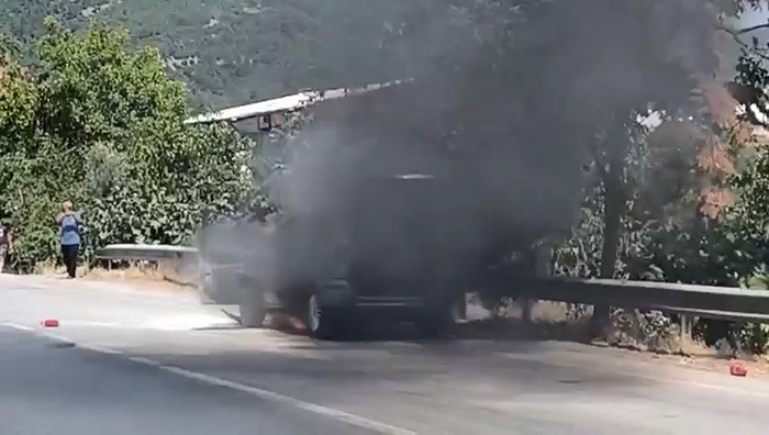 Bursa’da seyir halindeki araçta