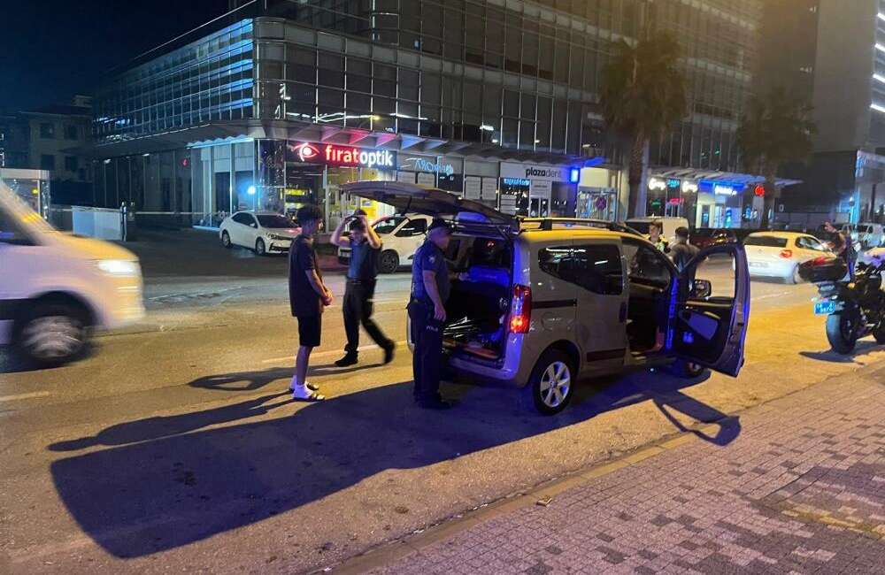 Bursa’da denetimler sıklaştı; 20 araca 388 bin TL ceza kesildi Bursa'da polis ekiplerince gerçekleştirilen