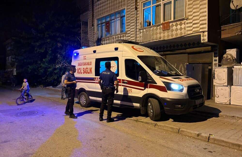 İntihara kalkışan şahsı vatandaşlar ipten aldı Kayseri’nin Kocasinan ilçesinde binaya