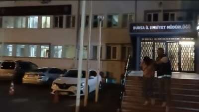 Bursa'da kendisini kamu görevlisi olarak