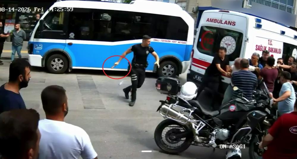 Bursa’da yunus polisinin soğukkanlı hareketi faciayı önledi Bursa’da yunus polisinin soğukkanlı hareketi faciayı önledi